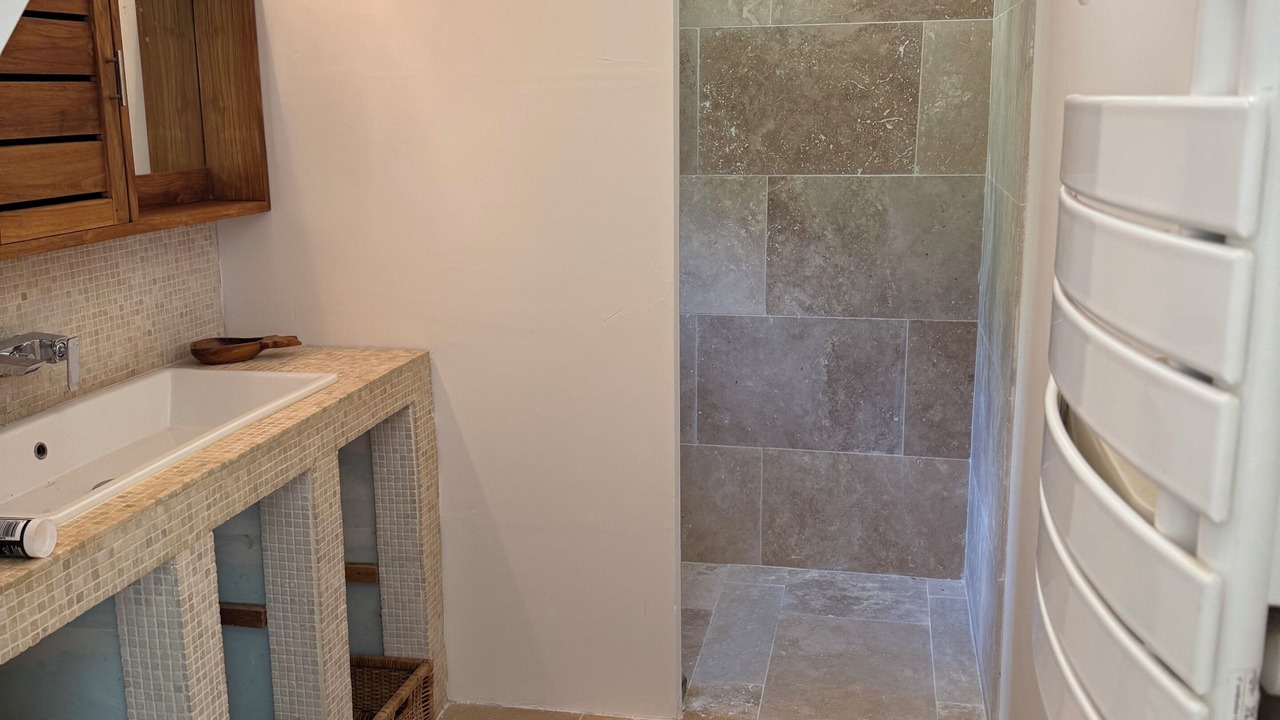 Photo of Bathroom in Entrecasteaux