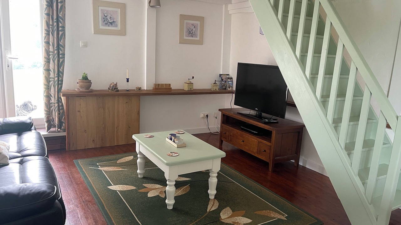 Photo of Livingroom in Saint-Georges-de-Livoye
