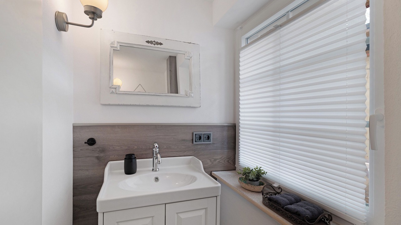Photo of Bathroom in Buhl