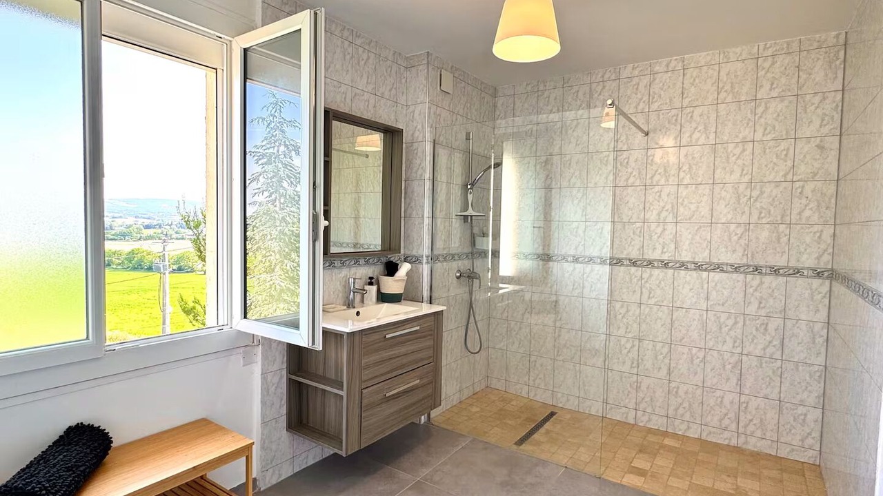 Photo of Bathroom in Castelnaudary