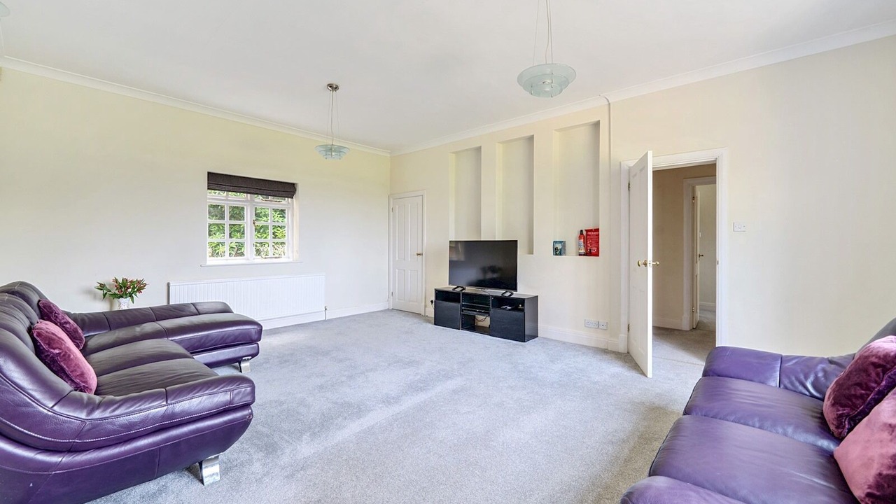 Photo of Livingroom in Runnymede