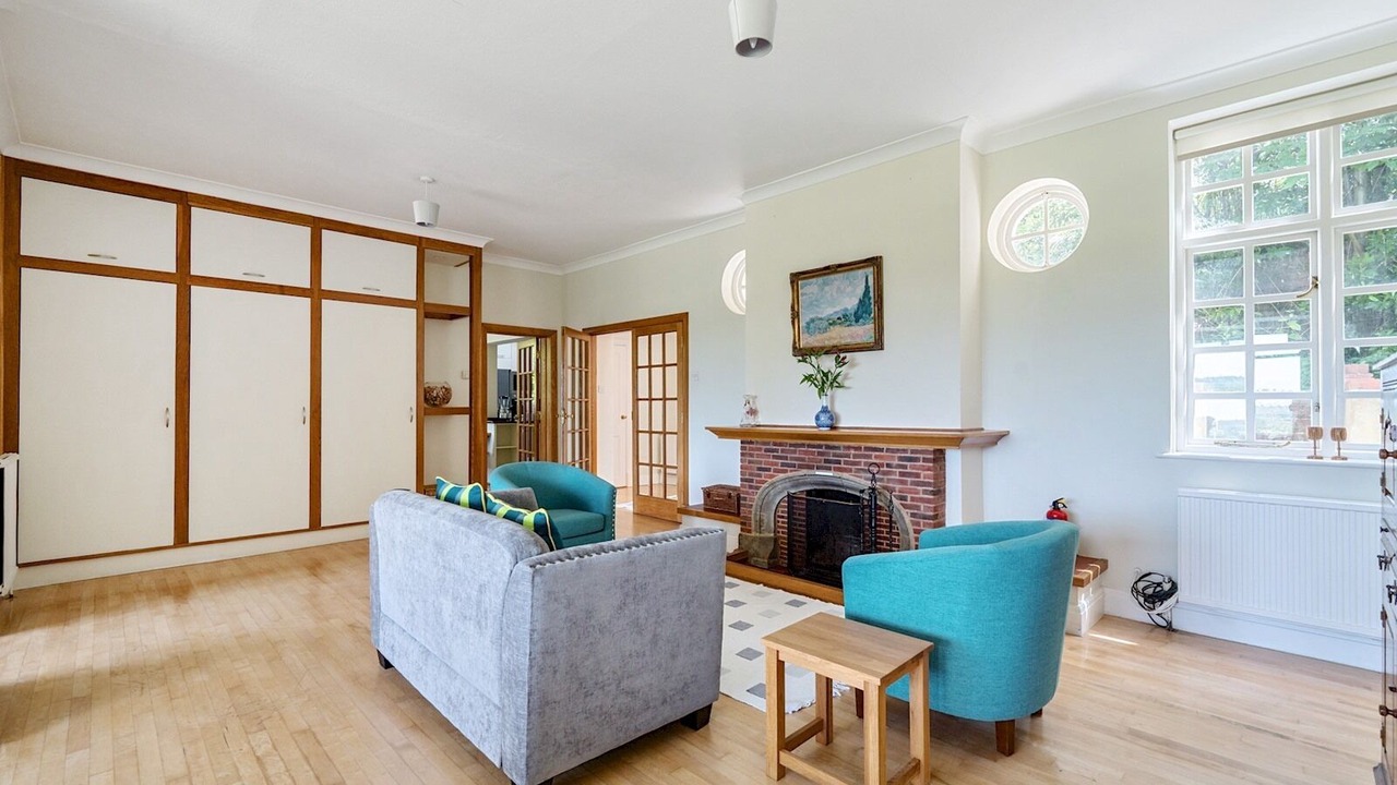 Photo of Livingroom in Runnymede