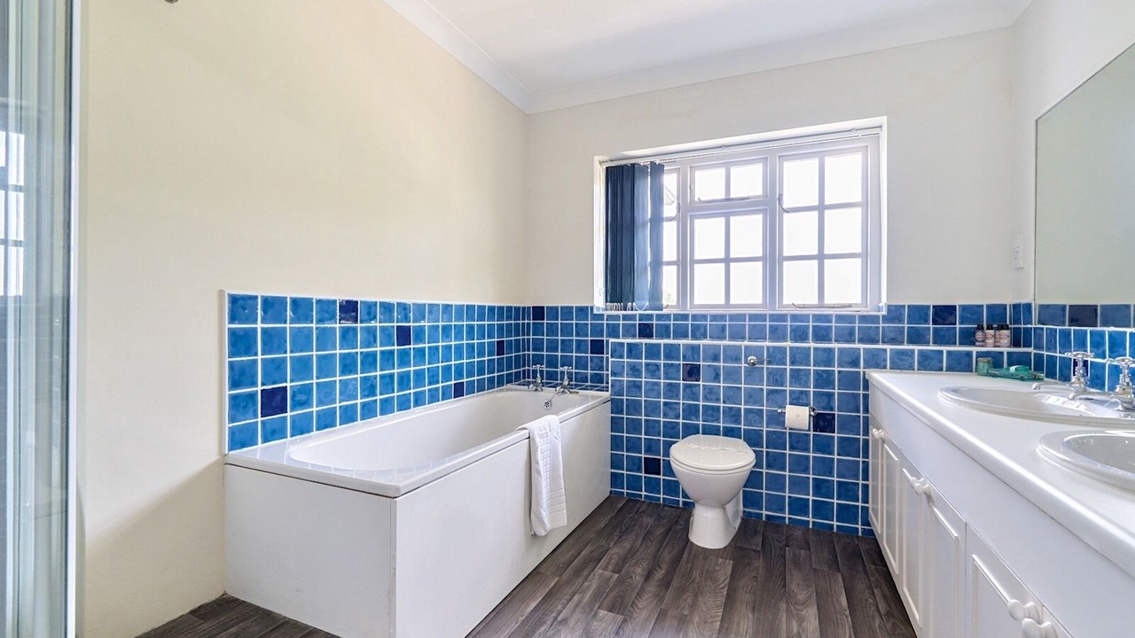 Photo of Bathroom in Runnymede