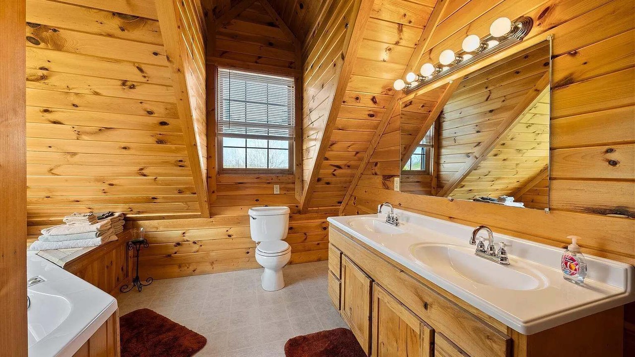 Photo of Bathroom in Logan