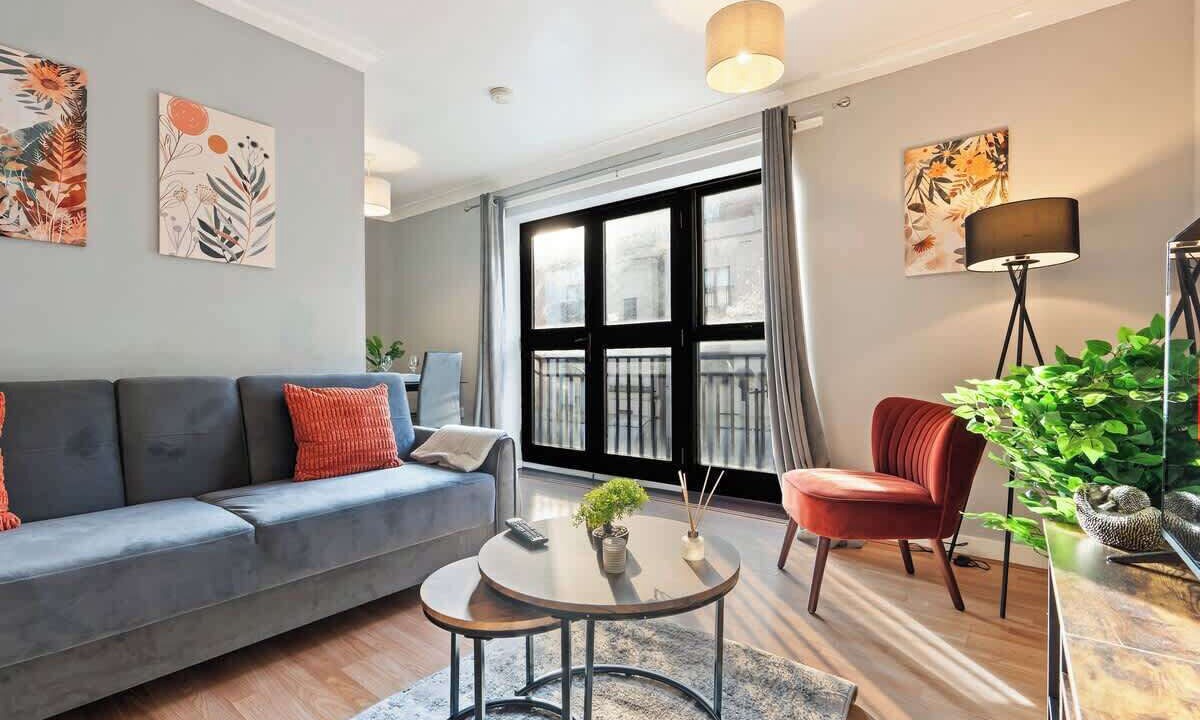 Photo of Livingroom in Saint Paul's