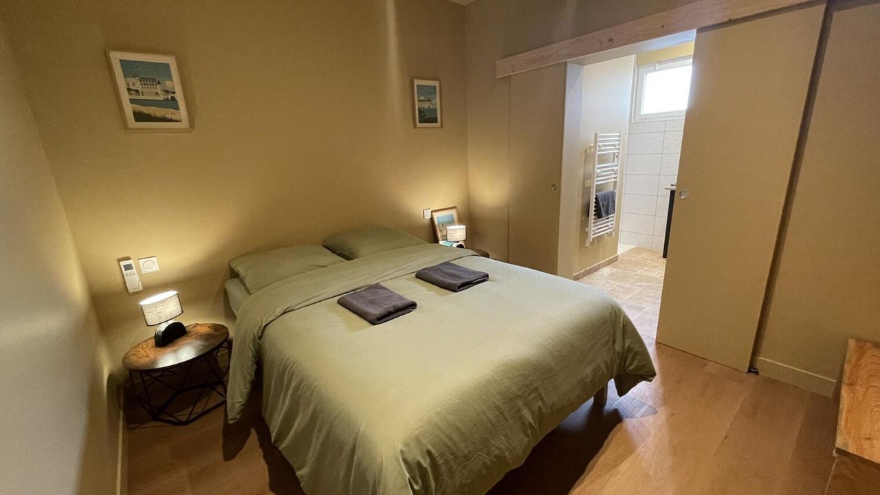Photo of Bedroom in Avoine