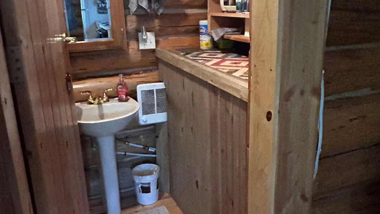 Photo of Bathroom in Silver Gate