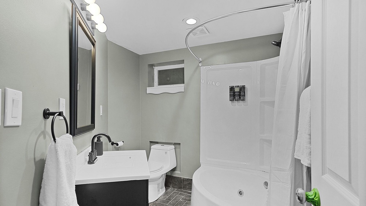 Photo of Bathroom in Smyrna
