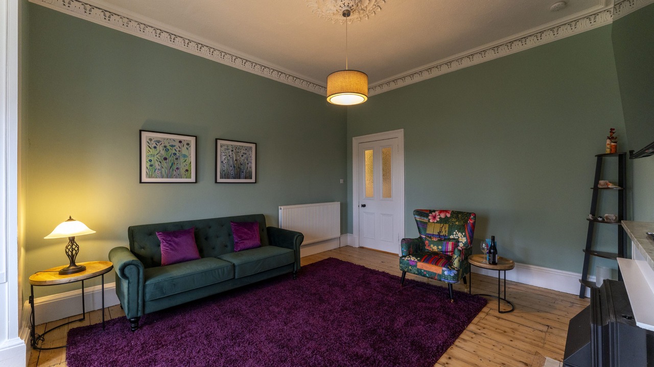 Photo of Livingroom in Tillicoultry