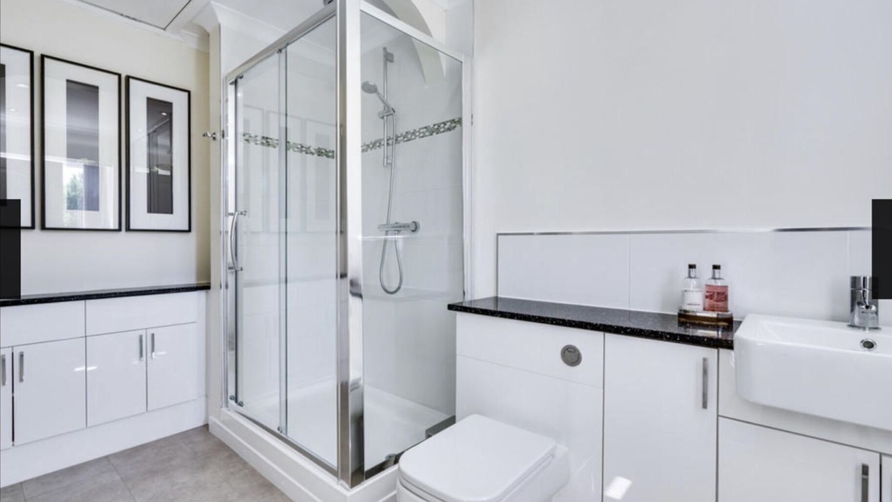 Photo of Bathroom in Pooley Bridge