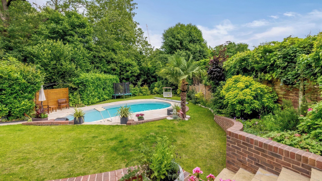 Photo of Outdoor in Farnham Common