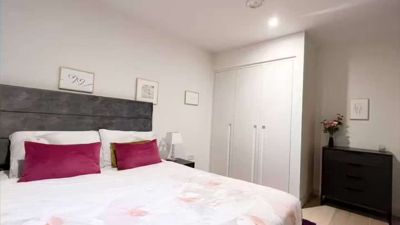 Photo of Bedroom in Docklands