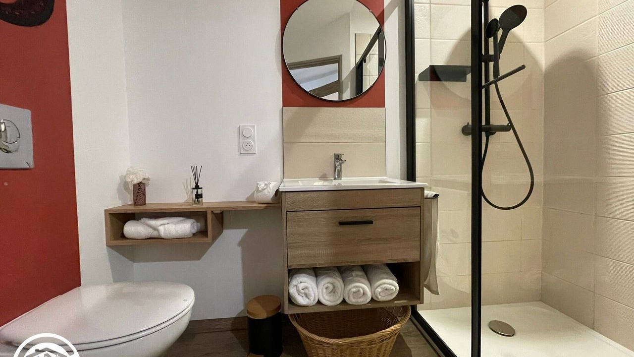 Photo of Bathroom in Saint-Hilaire-le-Vouhis
