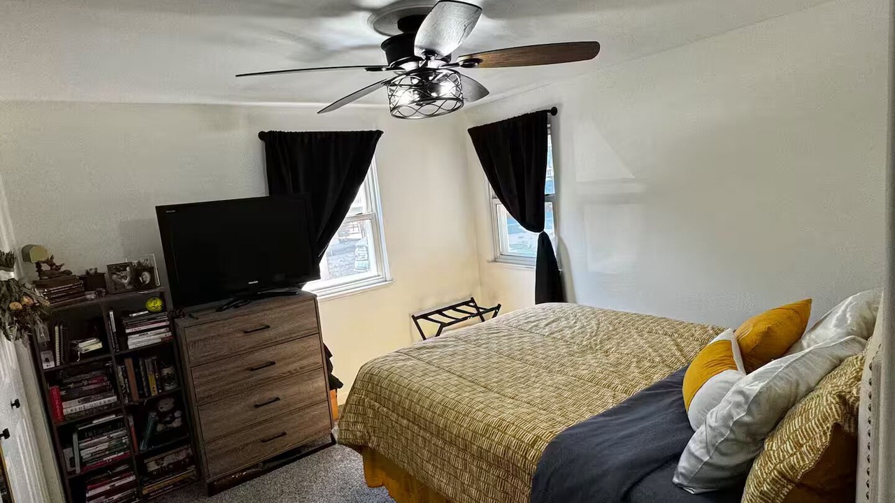 Photo of Bedroom in Manitowoc