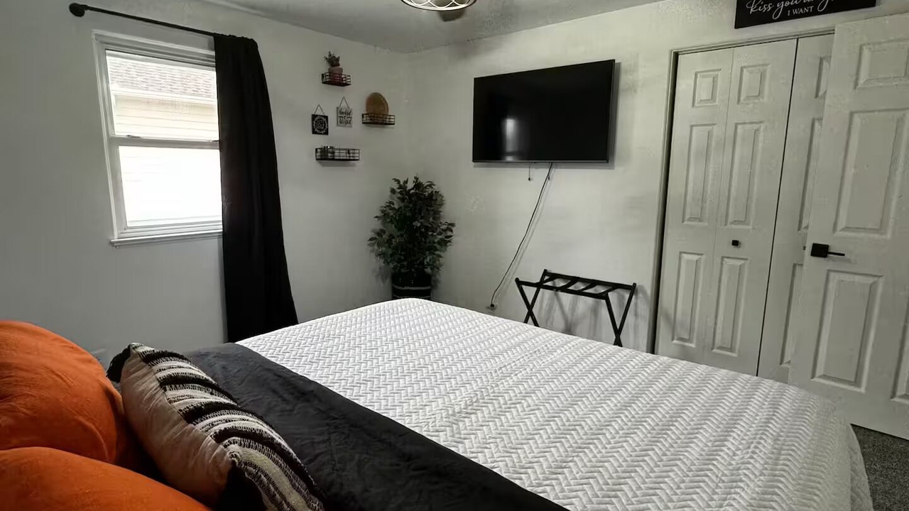 Photo of Bedroom in Manitowoc