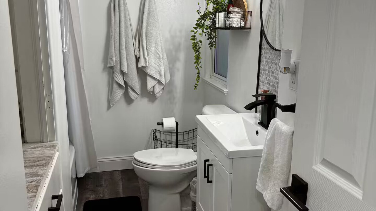 Photo of Bathroom in Manitowoc
