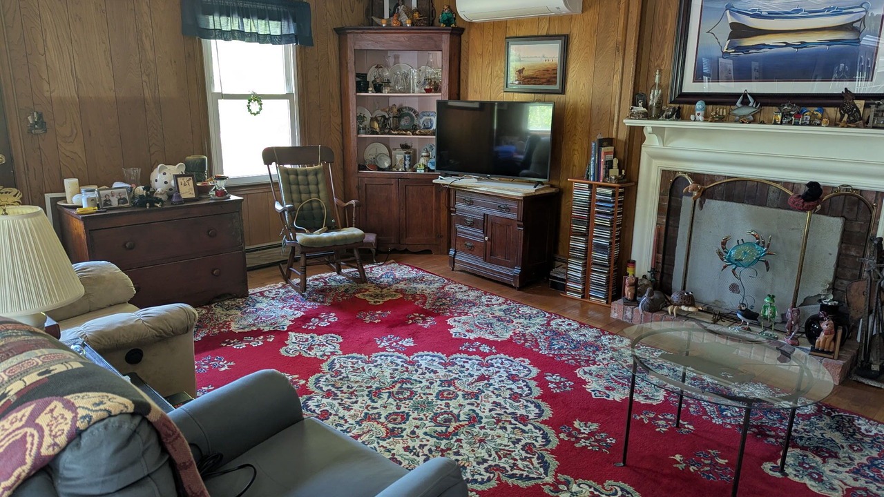 Photo of Livingroom in Menantic Creek