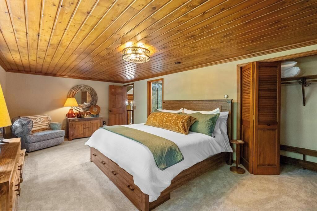 Photo of Bedroom in Harbor Springs
