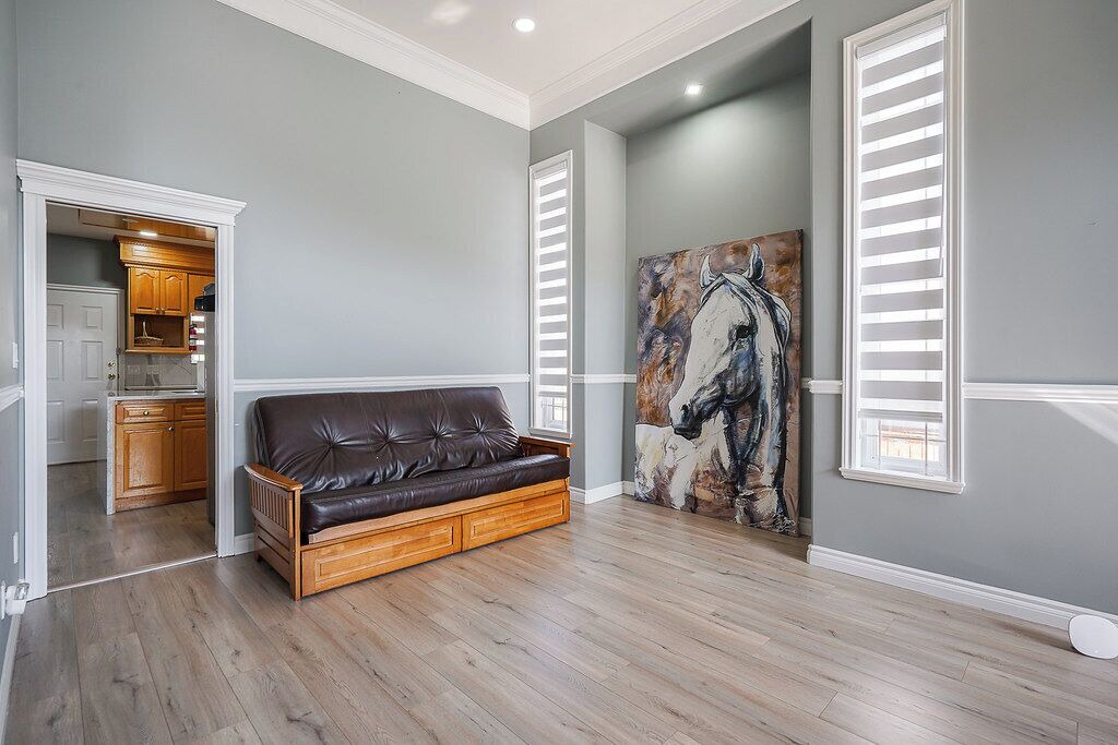 Photo of Livingroom in Surrey Newton