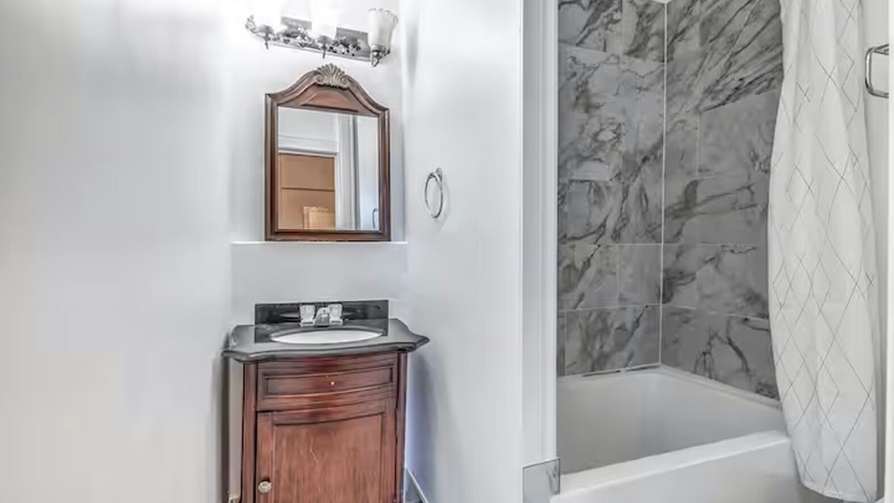 Photo of Bathroom in Ville-Marie