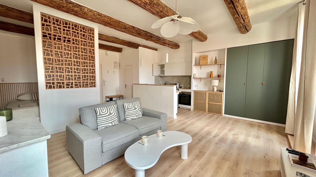 Photo of Livingroom in Opera