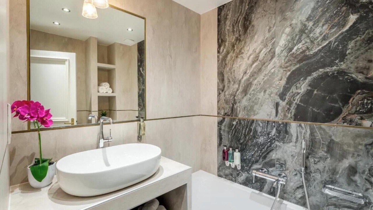 Photo of Bathroom in Chaussee-d'Antin