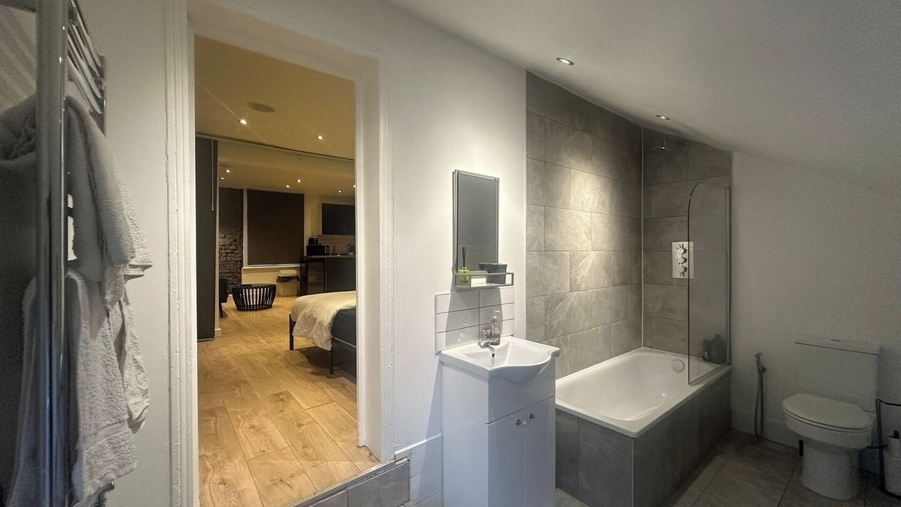 Photo of Bathroom in Yiewsley