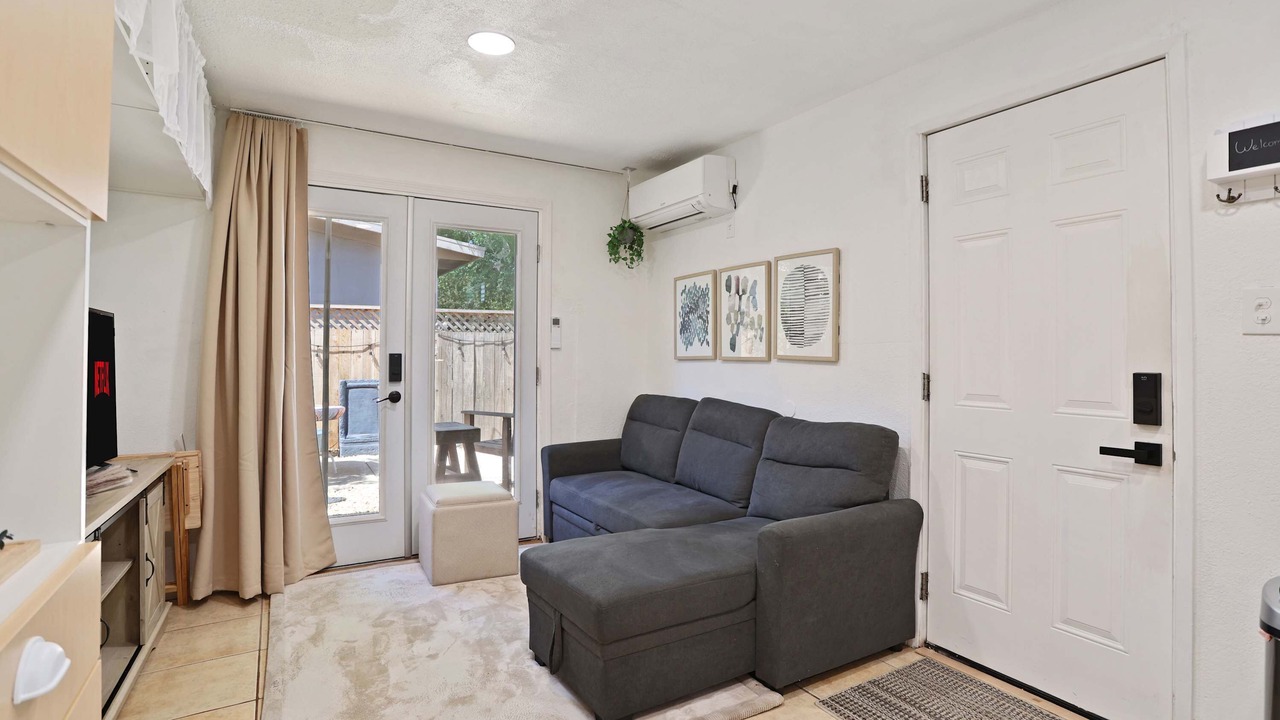 Photo of Livingroom in Southeastern Sacramento