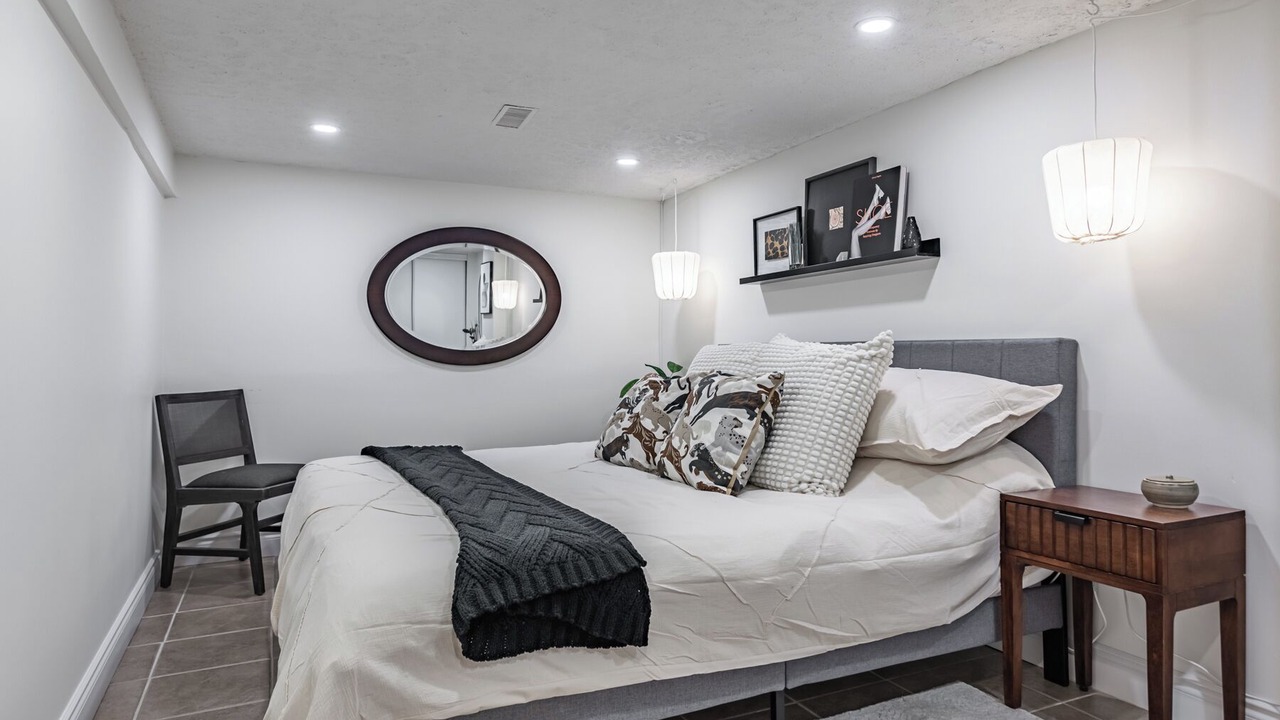 Photo of Bedroom in Lakeview