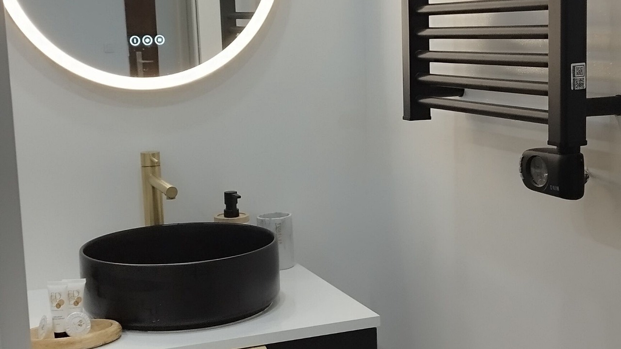Photo of Bathroom in Survilliers