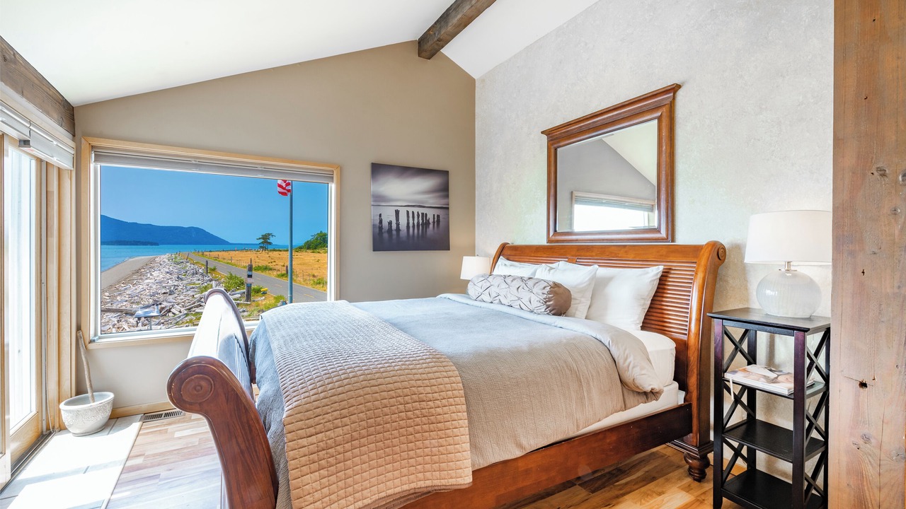 Photo of Bedroom in Lummi Island
