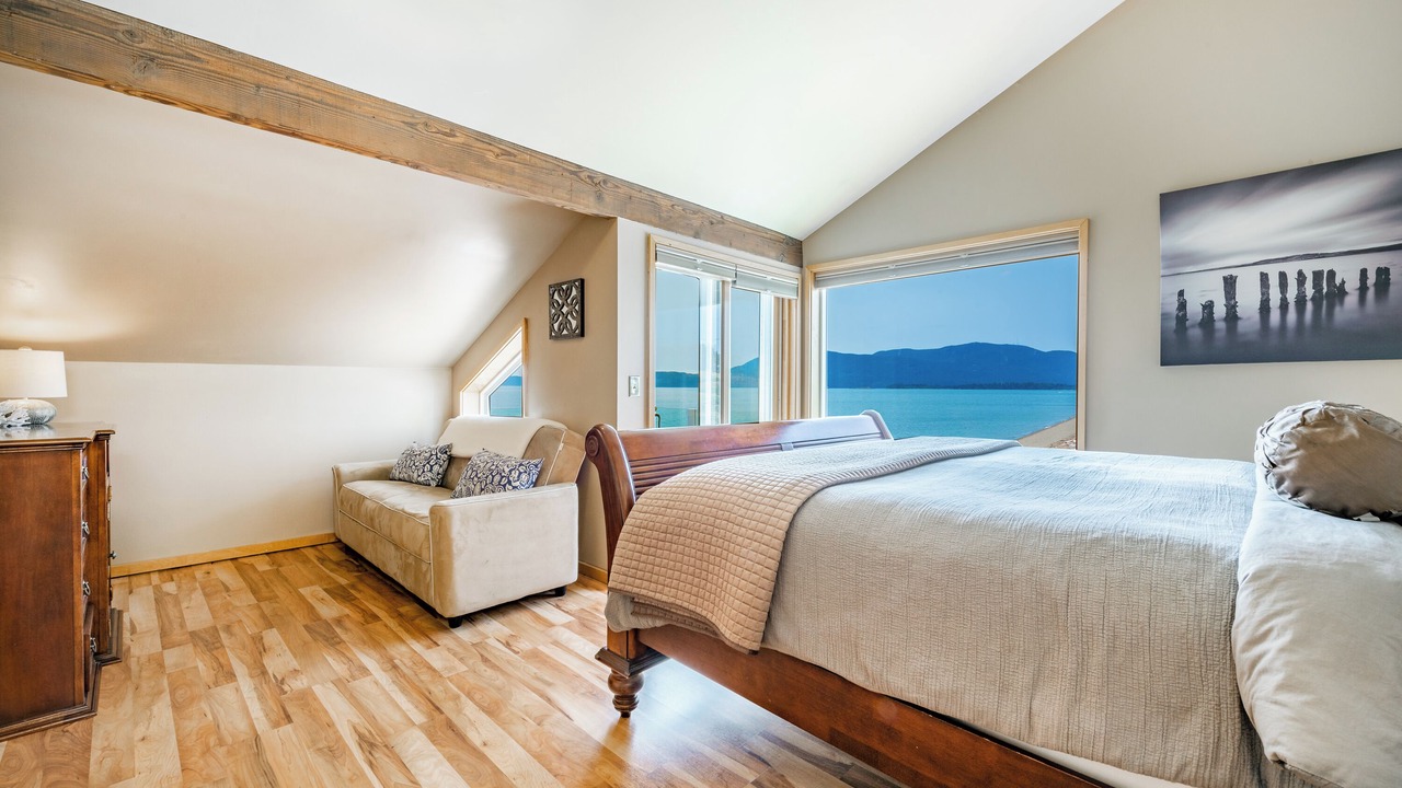Photo of Bedroom in Lummi Island