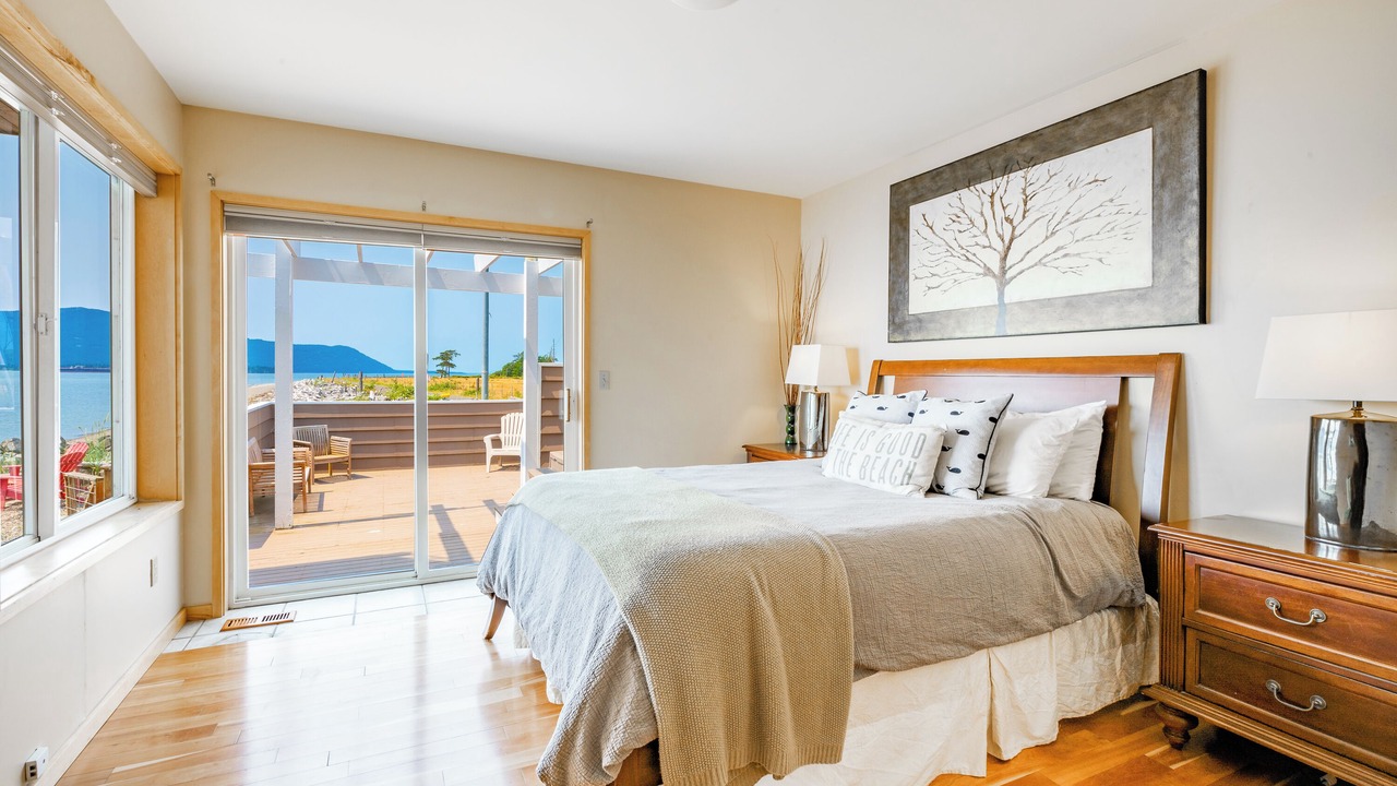 Photo of Bedroom in Lummi Island