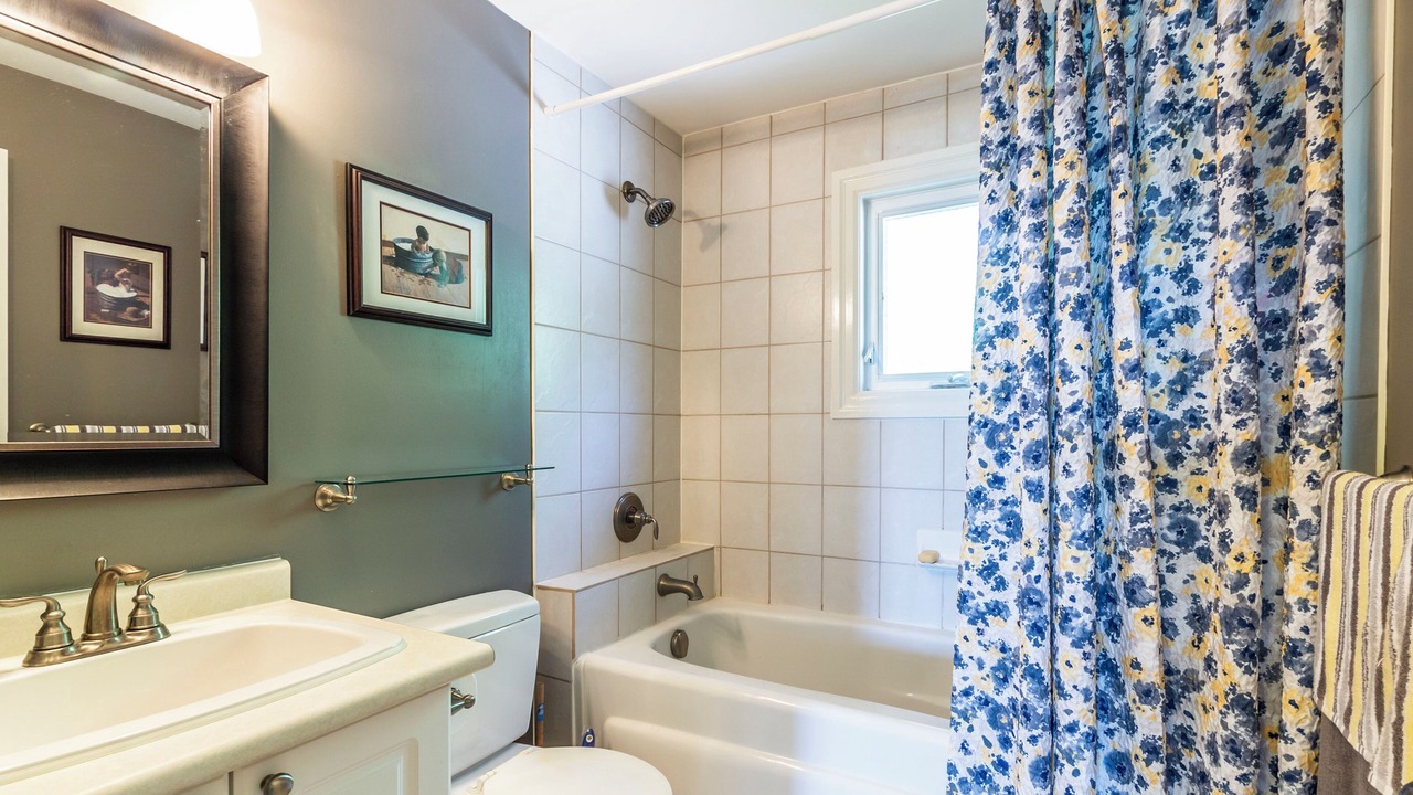 Photo of Bathroom in Port Rowan