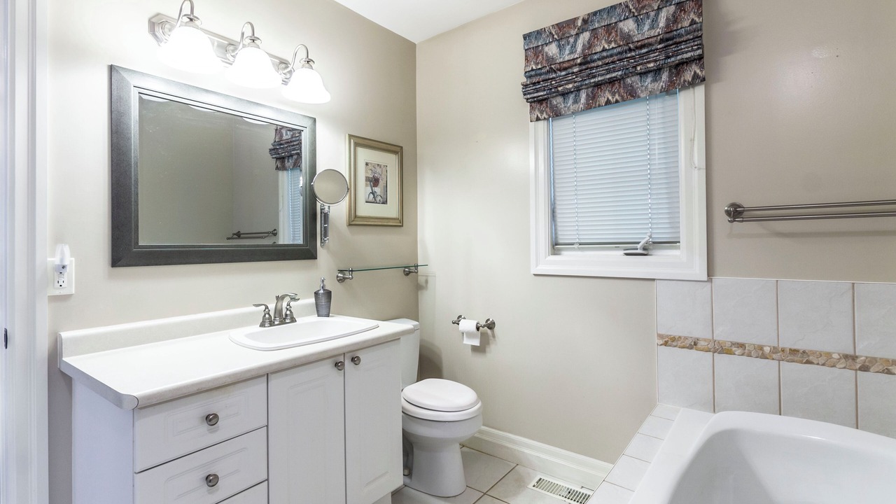 Photo of Bathroom in Port Rowan