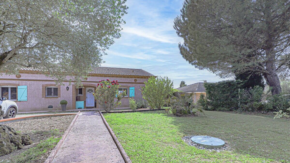 Photo of Outdoor in Azas