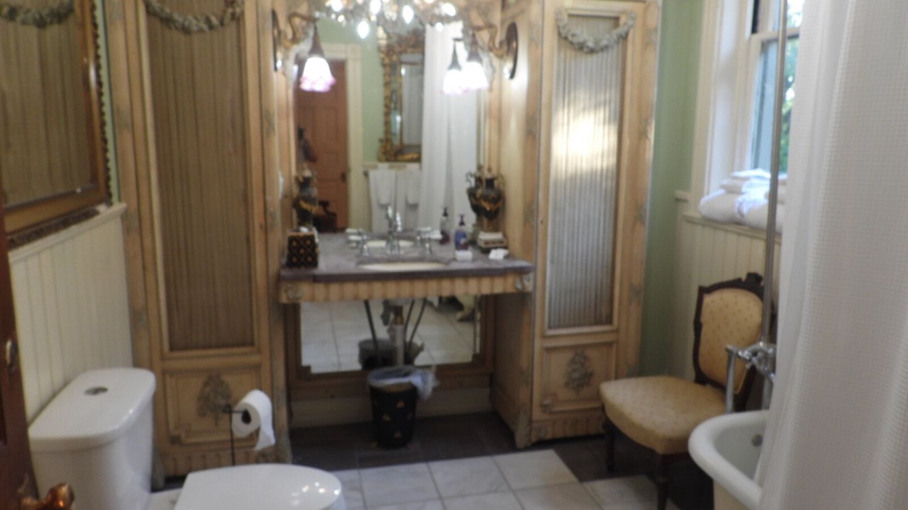 Photo of Bathroom in Keokuk