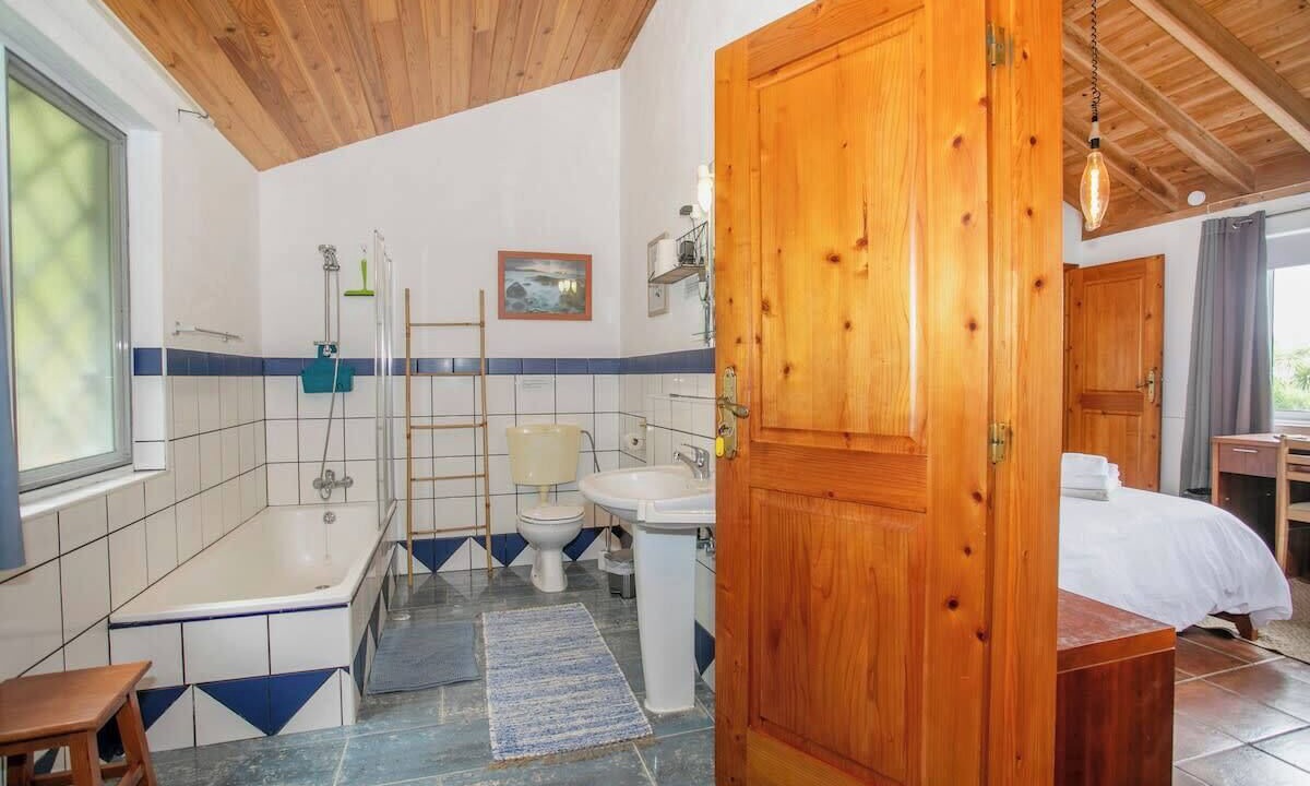 Photo of Bathroom in Ponta Delgada