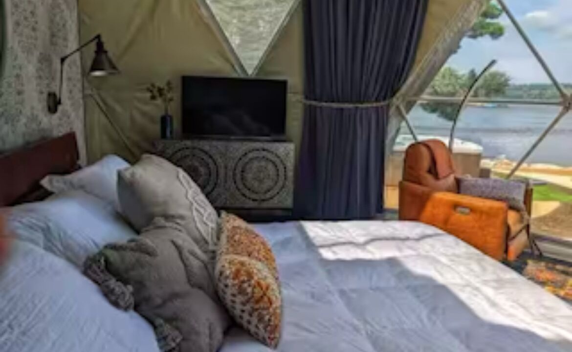 Photo of Bedroom in Pine Grove