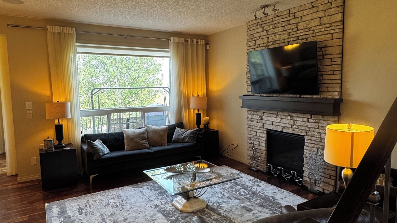Photo of Livingroom in Northwest Calgary