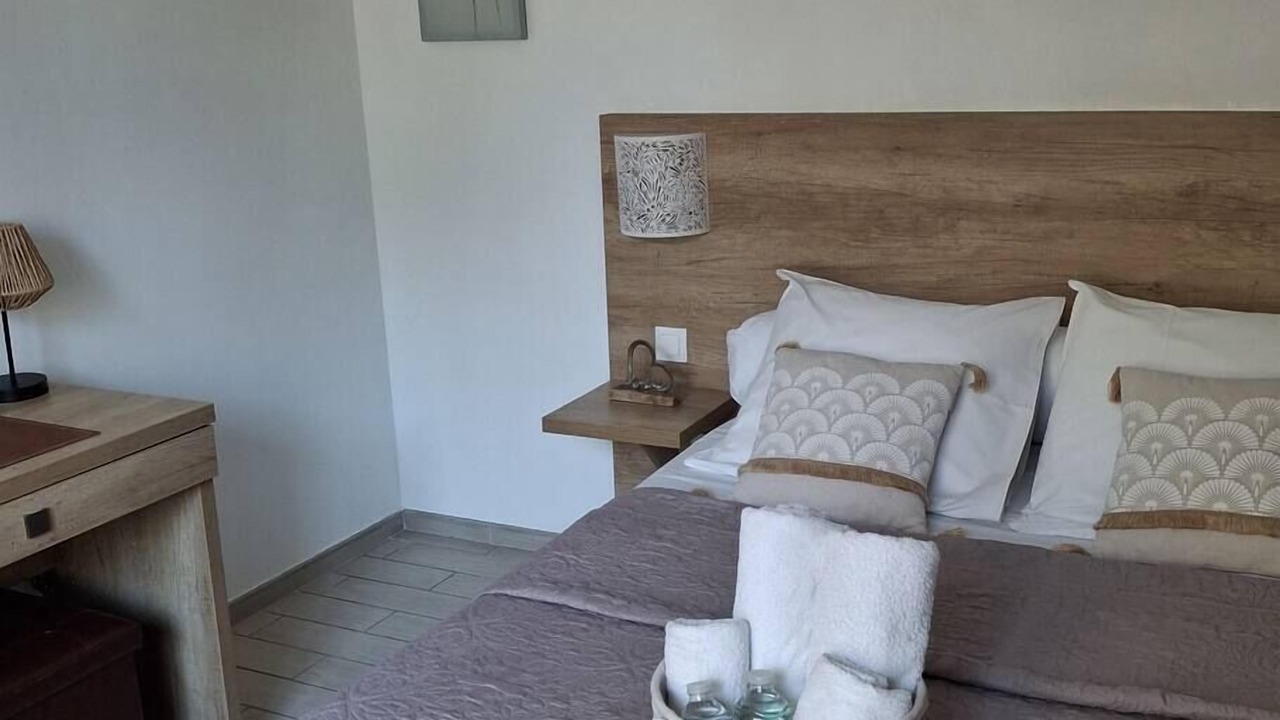 Photo of Bedroom in Port-Saint-Louis-du-Rhone