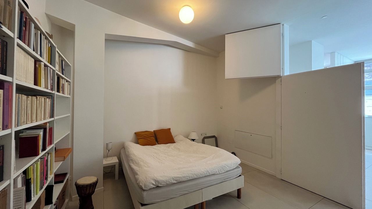 Photo of Bedroom in Combat