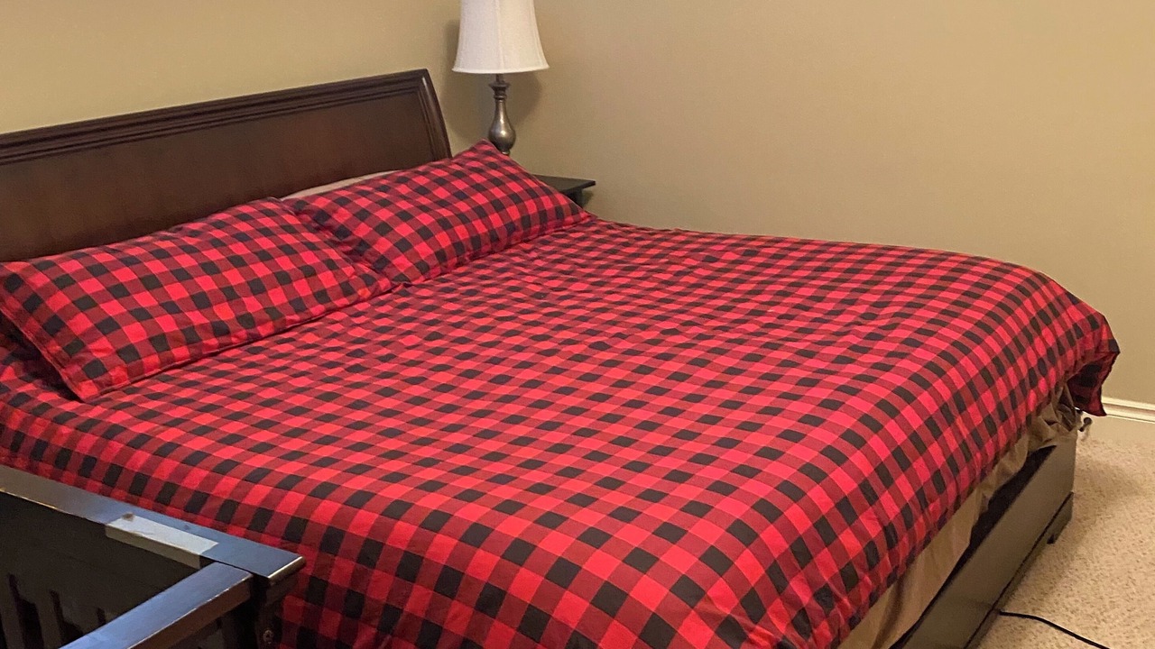 Photo of Bedroom in Parkland Beach