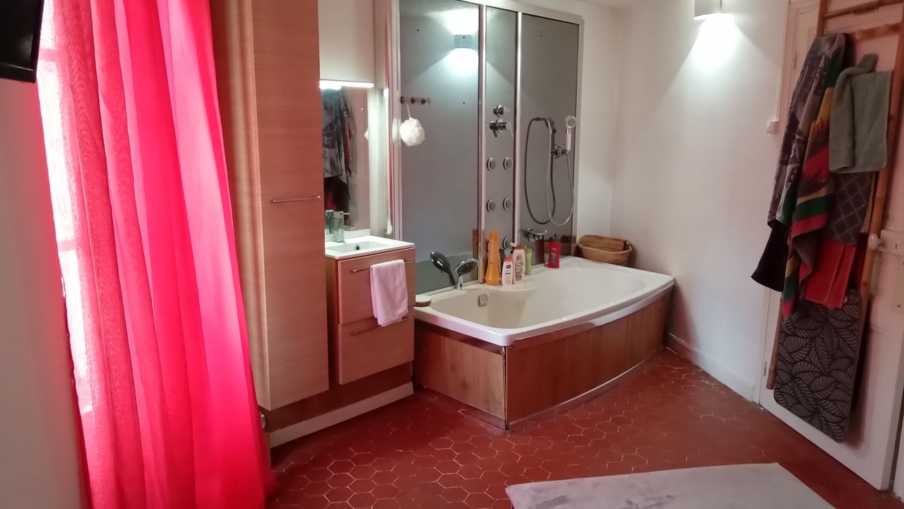 Photo of Bathroom in Roquesteron
