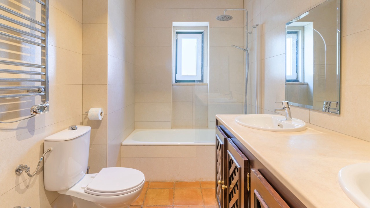 Photo of Bathroom in Odemira