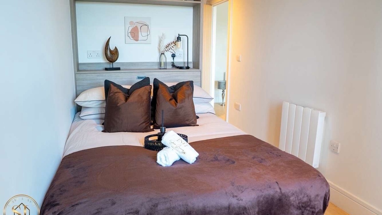 Photo of Bedroom in Coombe Hill
