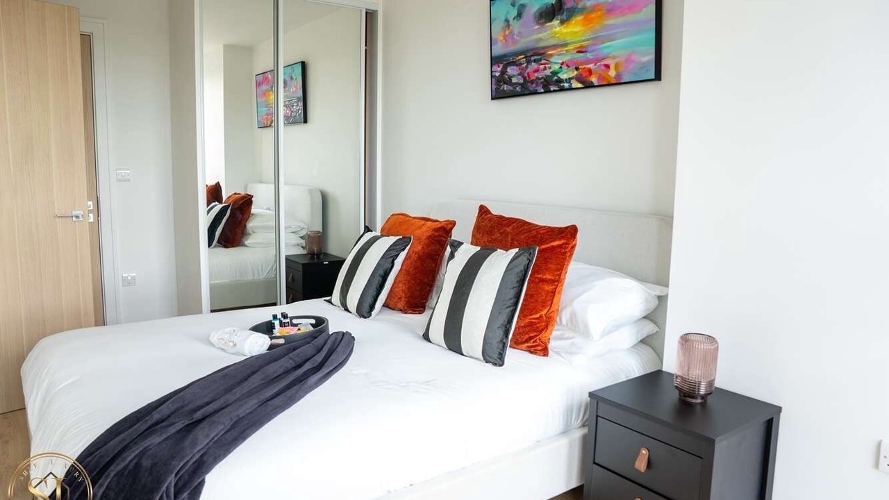 Photo of Bedroom in Coombe Hill