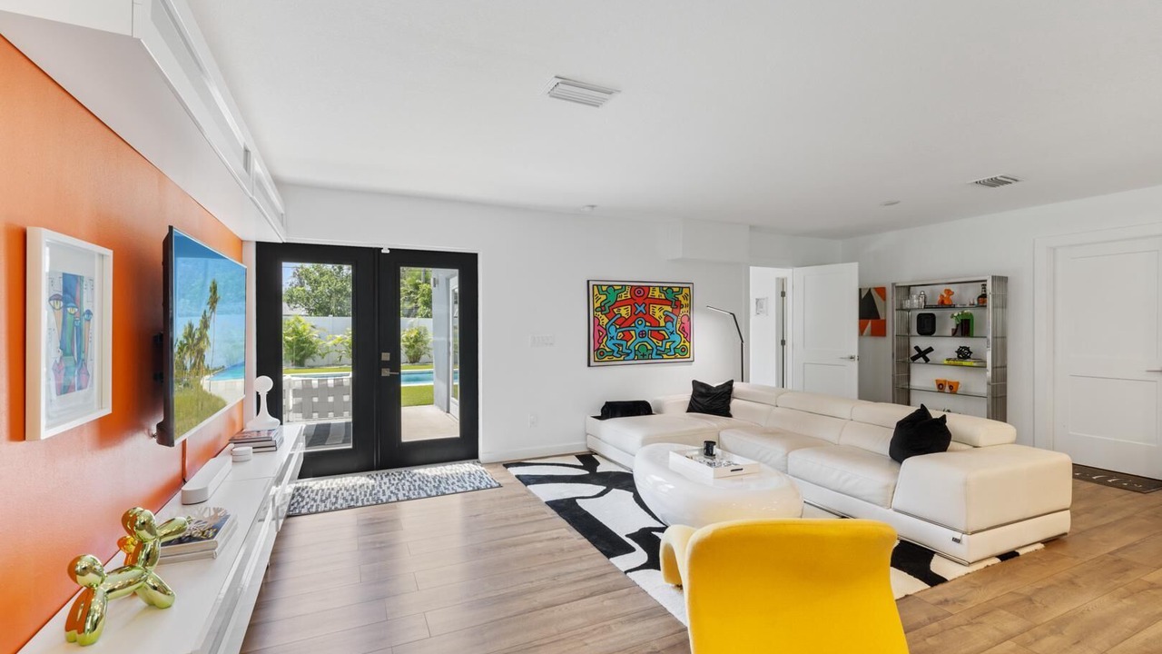 Photo of Livingroom in Arlington Park