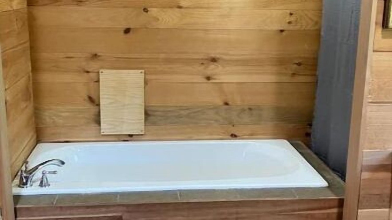 Photo of Bathroom in Nelsonville