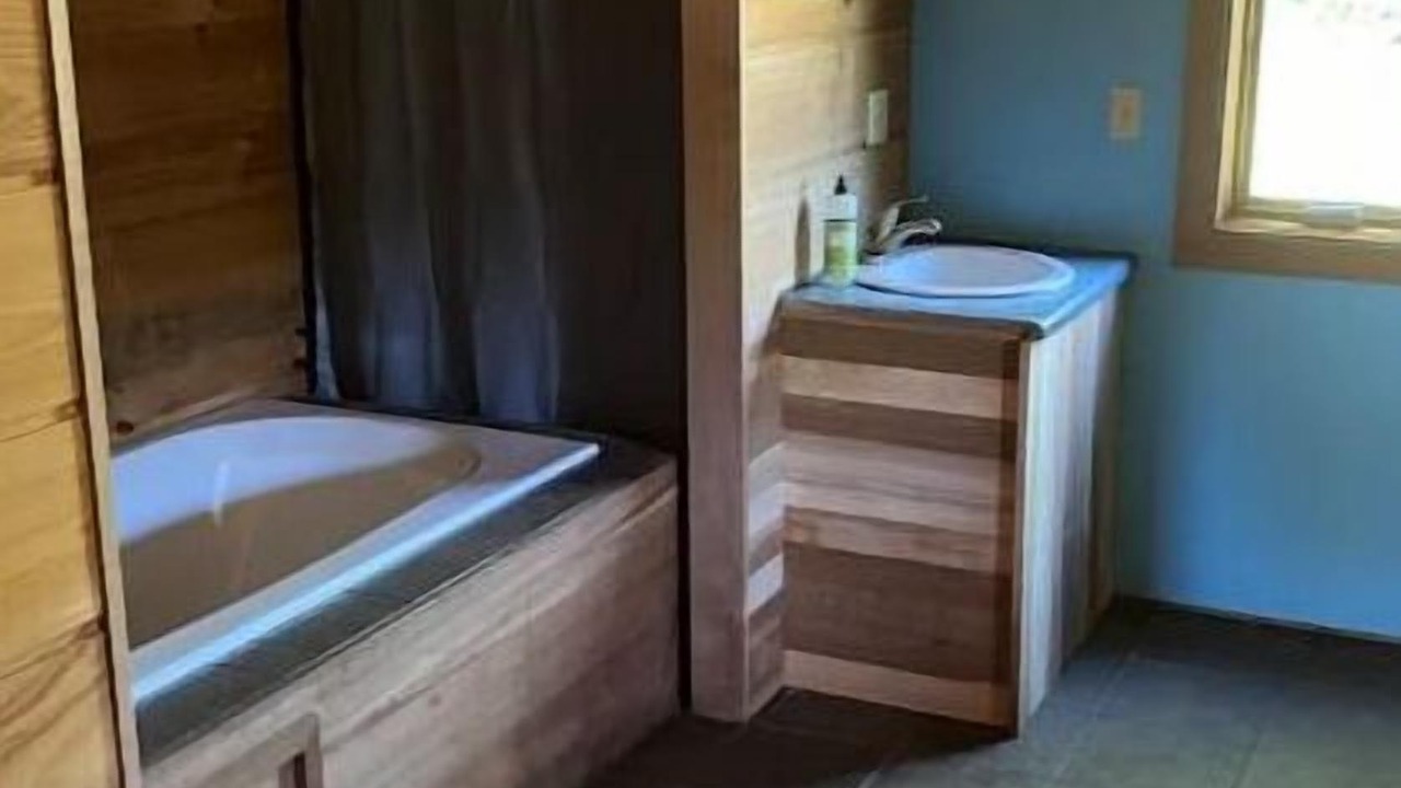 Photo of Bathroom in Nelsonville